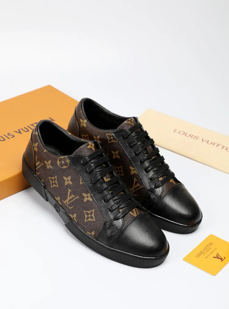 Factory price: 360💰LV official website popular series🔥🔥: 2 production, selected high-end imported cowhide, sheepskin lining sheepskin pads, paired with Louis Vuitton Monogram Ecli men's shoes 💰se canvas and pure black rubber soles, the ultimate simple design, the perfect interpretation of the latest inspiration for shoes, the integration of classics and fashion, high-end quality, worthy of your possession. The bottom car line will never be unglued🏆🏆🏆Welcome all sellers to sell in the picture above. We can send one piece on behalf of you. The code number is 38-44 (45 codes can be customized)
